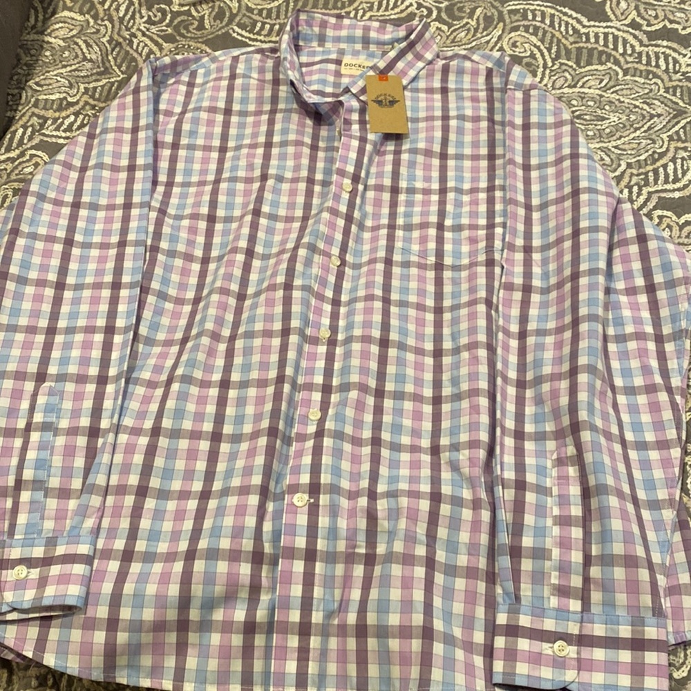 Mens Dockers cotton/poly checkered shirt. White let blue purple xxl